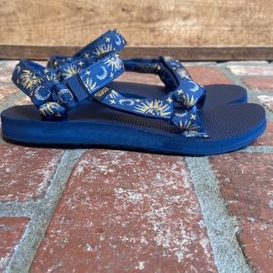 TEVA sandals.  W9